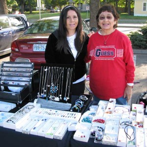 Elva & her daughter at the Olathe Farmer\'s Market